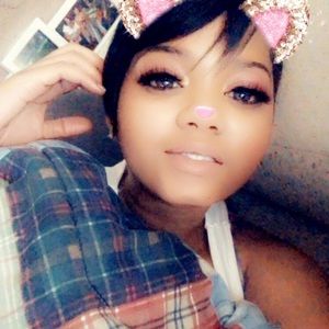 Meet your Posher, Shawna